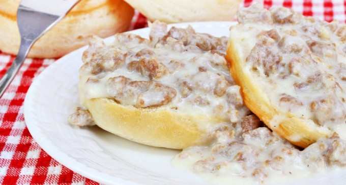 Campfire Style Biscuits and Gravy