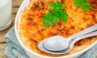 Cheesy Mash Potatoe Casserole!