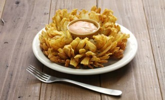 How To Make A Delicious Blooming Onion