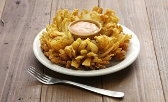 How To Make A Delicious Blooming Onion