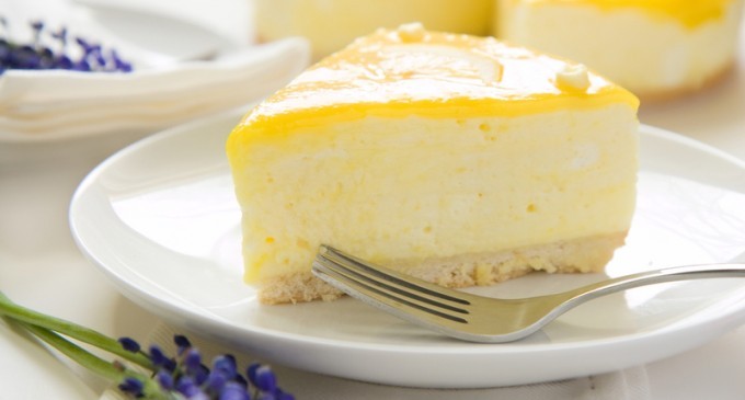 Refreshing Lemon Meringue With A Thick Mousse Filling