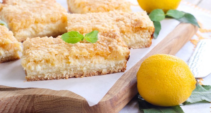 Refreshing Lemon Cream Cheesecake Bars