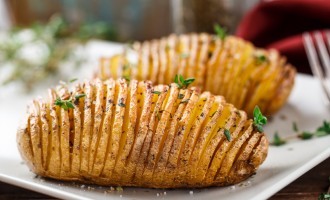 Introducing The Best Authntic Appatizer In History: The Hasselback Potatoe