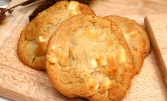 Blue Ribbon Worthy White Chocolate Macadamia Nut Cookies