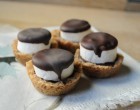 Forget The Campfire & Bring Some S’mores To The Kitchen With This Delicious Recipe!