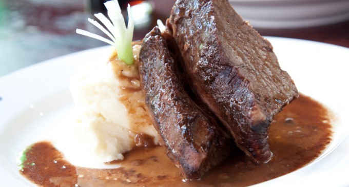 Bring Back Those Nostalgic Family Dinners With This Delicious Pot Roast Recipe!