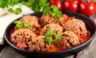 Score A Touchdown With These Sweet & Sour Meatballs This Weekend
