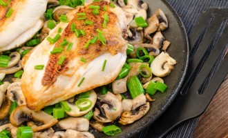 Take Your Tastebud’s To Another Level With This Award-Winning Rosemary Chicken & Portabella Mushroom Recipe – Yum!