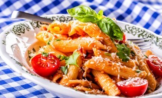 Forget Pasta: This Chicken Bolognese & Rigatoni Is Way Better!