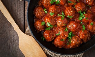 Have You Ever Tried Sweet & Sour Meatballs? They’re Such A Time Saver & Couldn’t Be Tastier