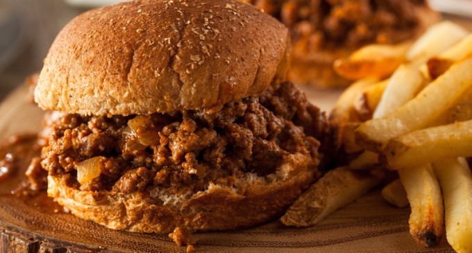 Slow Cooked Sloppy Joe Sandwiches With A Secret Ingredient… You’re Never Gunna Guess What It Is!