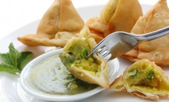 These Tasty Pockets Are One Of The Most Popular Snacks In India! After Trying Them We Can See Why!