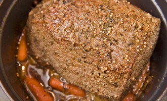 Cooking Dinner For A Crowd? Take The Easy Route & Make This Delicious Pot Roast For Them!