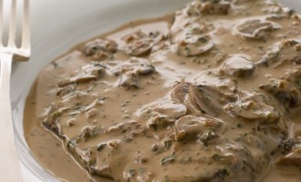 Award Winning Dinner Idea: Steak Diane It’s Pan-Fried With A Delicious Herb Sauce & Flambeed