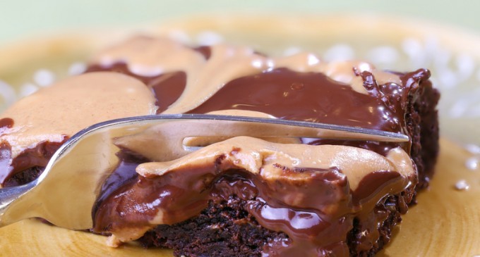 When You Want Something Chocolate-Y & Festive, These  Peanut Butter Caramel Brownies Kick Ass!