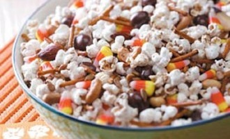 This Sweet & Savory Fall Harvest Mix Is The Epitome For A Perfect Fall Treat!
