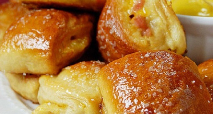 The Easiest Game Day Or Movie Snack: Ham & Cheese Pretzel Bites