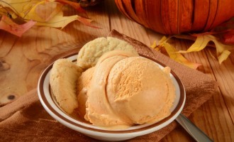 Forget The Pumpkin Pie! Once You Try This Pumpkin Ice Cream You’re Going To Serve This Instead