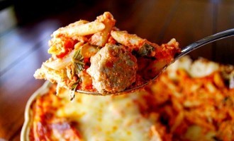 This Is The Best Baked Ziti We’ve Ever Had & It’s Simple To Make!