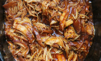 Crockpot Creations: Simple & Delicious BBQ Chicken