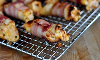 Hankering For A Savory Snack? Then Try These Bacon & Cheese Pinwheels!