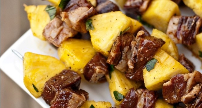 If You Never Had Grilled Pineapple & Steak Skewers You’re Missing Out BIG TIME!