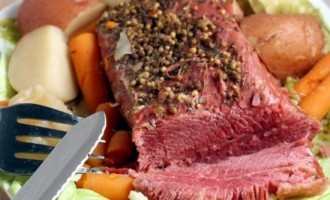 Crockpot Creations: Hearty Corned Beef & Cabbage!