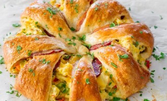 These Crescent Bacon Breakfast Rings Are The Hottest New Breakfast Item