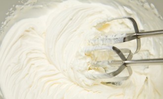 Guess What??? You Can Now Make Vegan Whipped Cream – It’s Delicious & Easy!