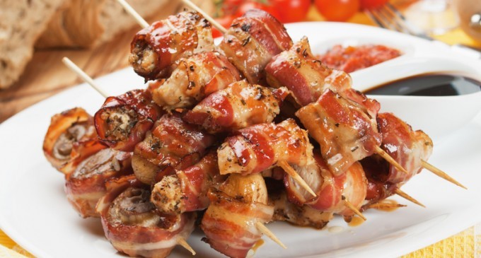 The Best Of Both Worlds Combined… Barbecued Chicken Kebabs With Bacon!