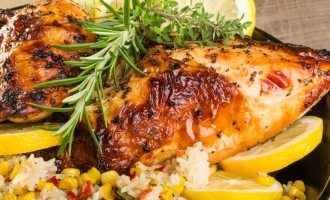 This 15 Minute Herbed Chicken Skillet Dish Can Satisfy Any Type Of Hunger