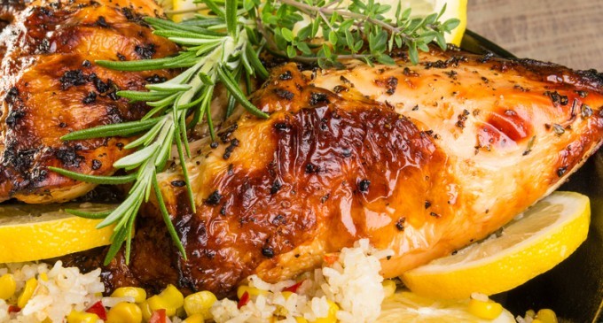 This 15 Minute Herbed Chicken Skillet Dish Can Satisfy Any Type Of Hunger