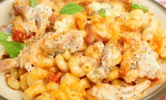 This Is Not Your Typical Chicken, Pasta & Cheese Recipe… We’ve Gotta Special Kicker To It!