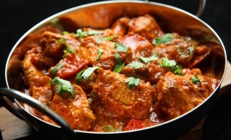 If You Are Craving A Delicious Curry Look No Further: Our Chicken Jalfrezi Delivers A Mouthful Of Flavor!
