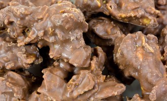 These Chocolate Nut Clusters Are So Tasty & Easy To Make, They’re Almost Sinful!