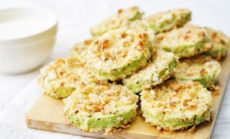 These Zucchini Parmesan Crisps Are The Perfect Snack!