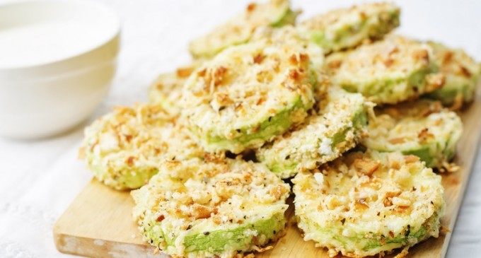 These Zucchini Parmesan Crisps Are The Perfect Snack!