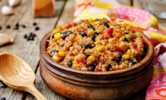 This Southwestern Black Bean Quinoa Salad Is So Delicious You’ll Forget It’s Actually Good For You!