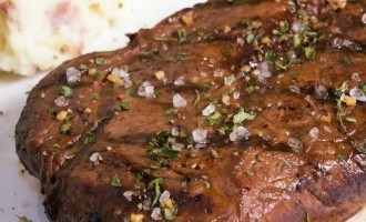 This Delicious Steak Recipe Is Pretty Straightforward & Great To Make On A Weeknight!