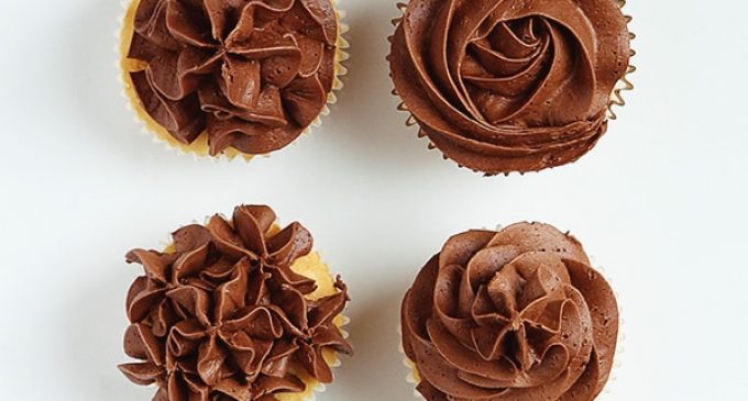 4 Simple Ways To Frost A Cupcake Like A Pro