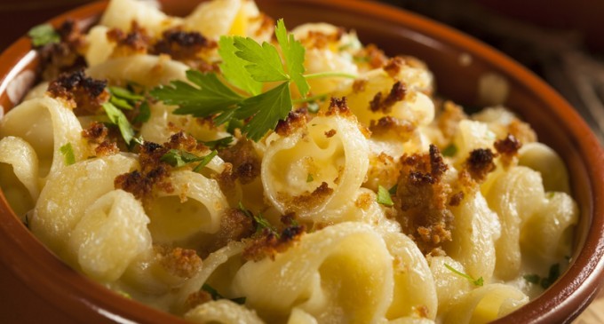 This Baked Version Gives Traditional Mac & Cheese A Run for Its Money!