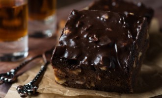 Simply Irresistible: Brownies With Peanut Butter & Butterscotch Ganache