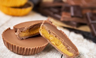 Ditch The Wrapper & Make Your Own REESE’S Chocolate Peanut Butter Cups Yourself!