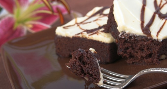 Copycat Recipe: HERSHEY’S Ultimate Chocolate Brownies With A Rich Butter Cream Frosting