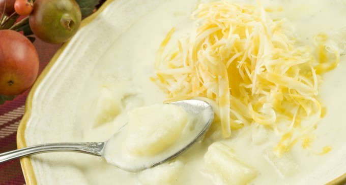 This Creamy Baked Potato Soup Is The Perfect Pick-Me-Up!
