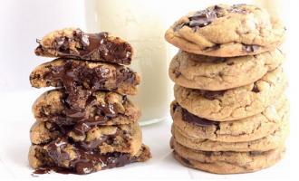 Ooey-Gooey Chocolate Chip Cookies: A Classic Recipe That Never Tasted THIS Good Before!