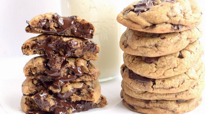 Ooey-Gooey Chocolate Chip Cookies: A Classic Recipe That Never Tasted THIS Good Before!