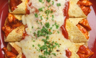 These Sour Cream Chicken Enchiladas Are So Damn Good You’ll Think You Died & Went To Heaven!