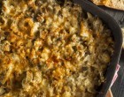 This Cheesy Garlic Artichoke Spread Is The Perfect Super Bowl Snack
