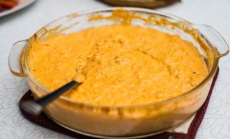 This Crock Pot Buffalo Chicken Dip Is Perfect For Your Superbowl Sunday Gathering!